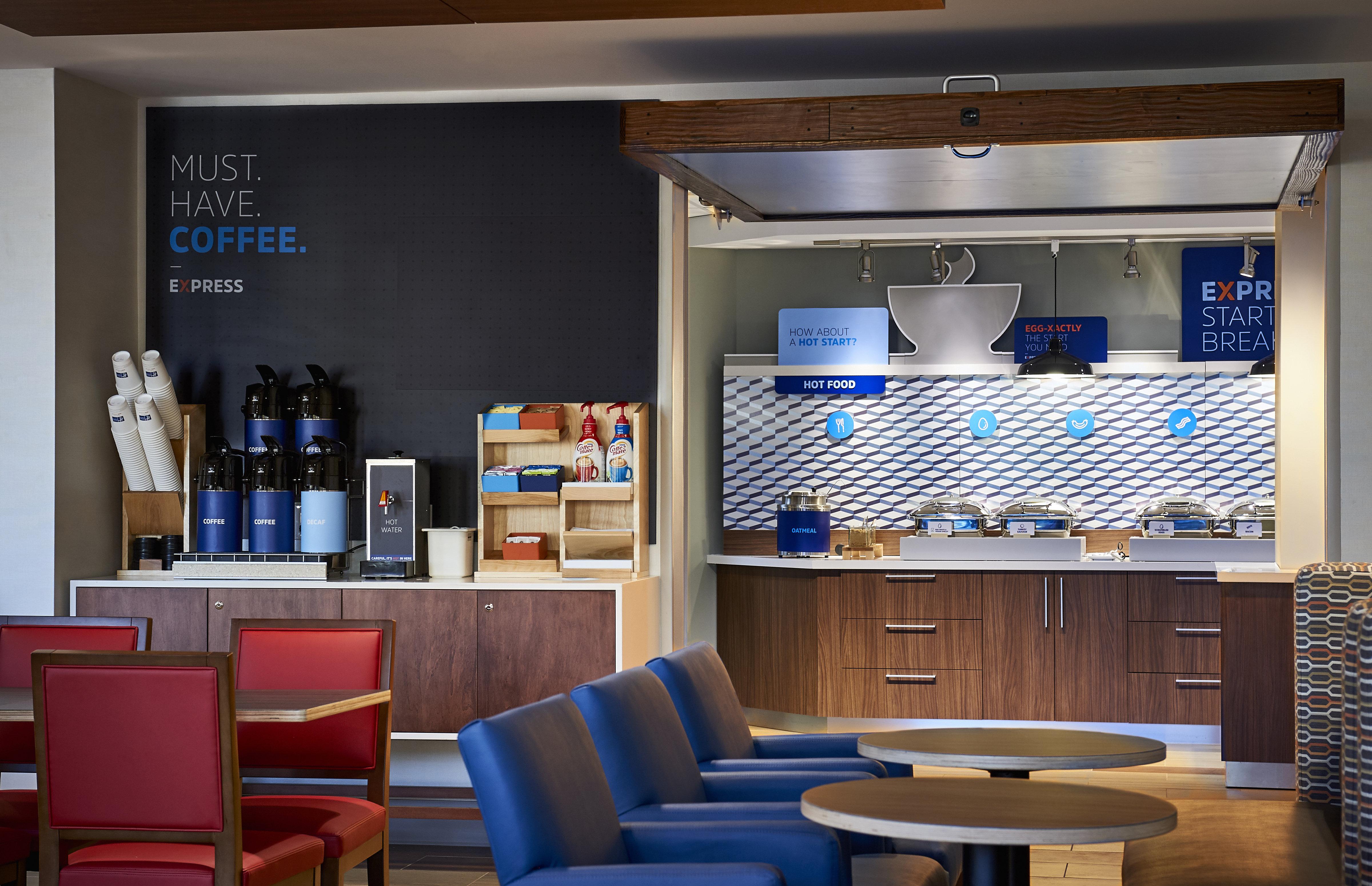 Holiday Inn Express Winnipeg Airport - Polo Park By Ihg Esterno foto