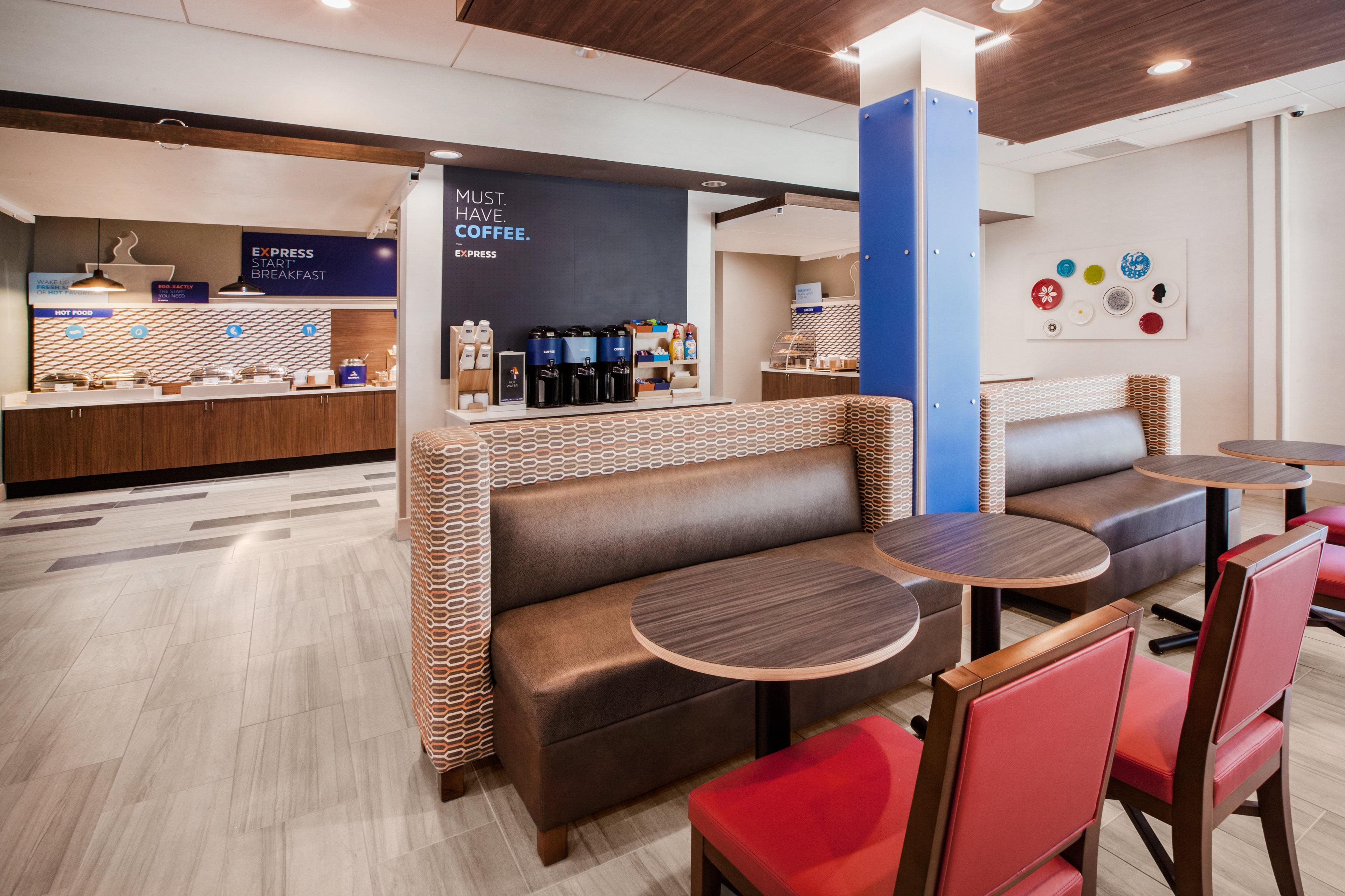 Holiday Inn Express Winnipeg Airport - Polo Park By Ihg Esterno foto