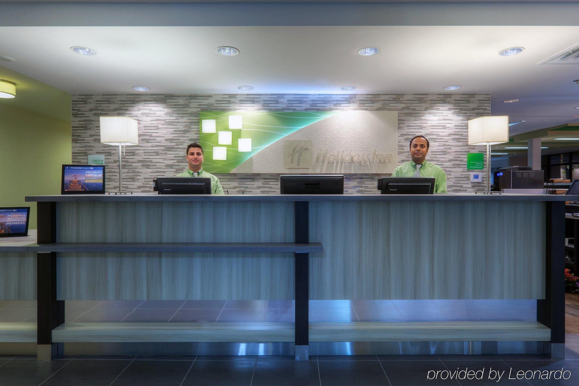 Holiday Inn Express Winnipeg Airport - Polo Park By Ihg Esterno foto