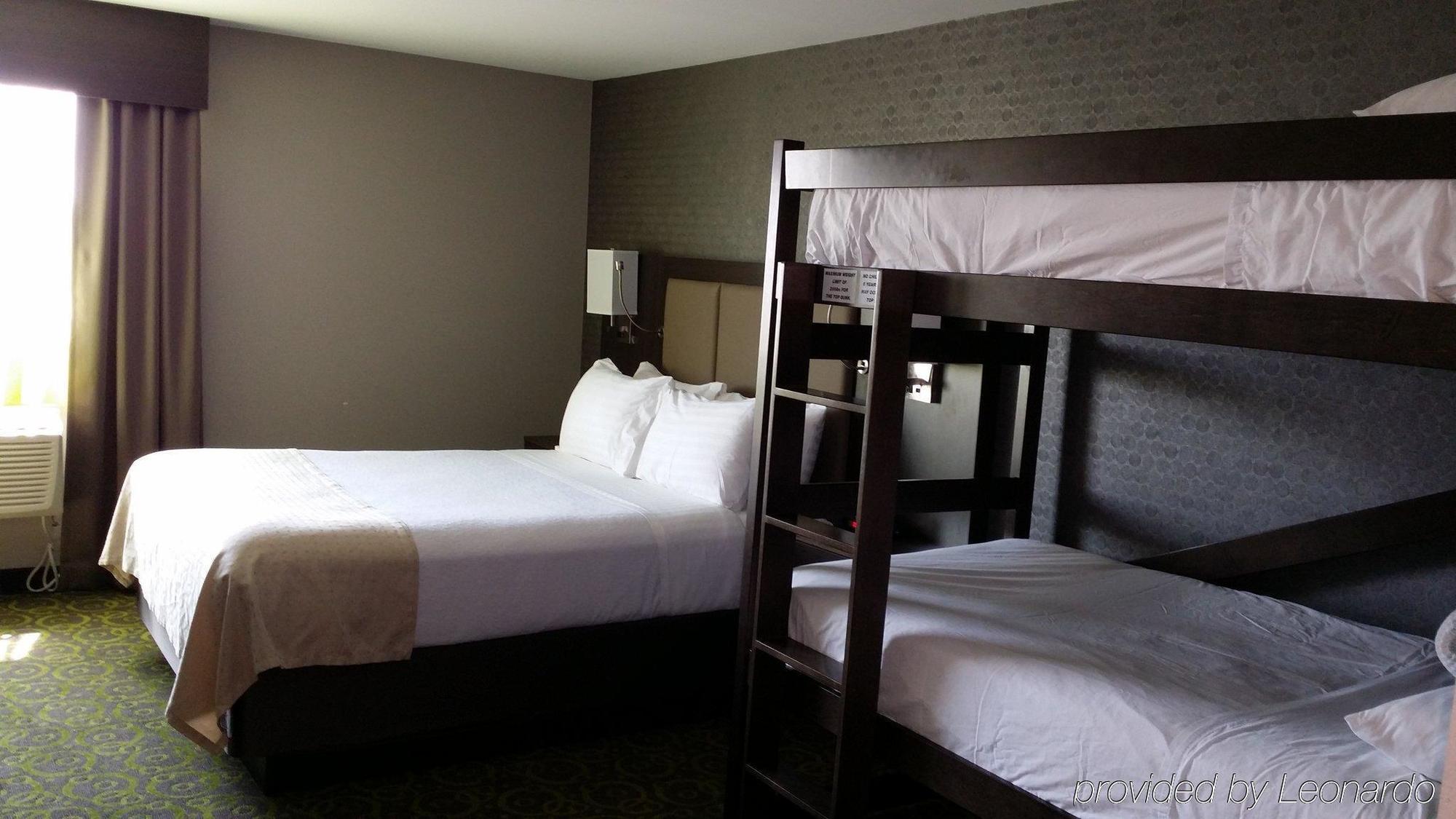 Holiday Inn Express Winnipeg Airport - Polo Park By Ihg Esterno foto