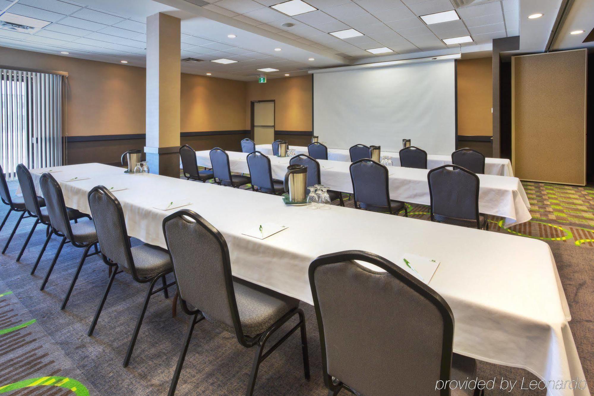 Holiday Inn Express Winnipeg Airport - Polo Park By Ihg Esterno foto