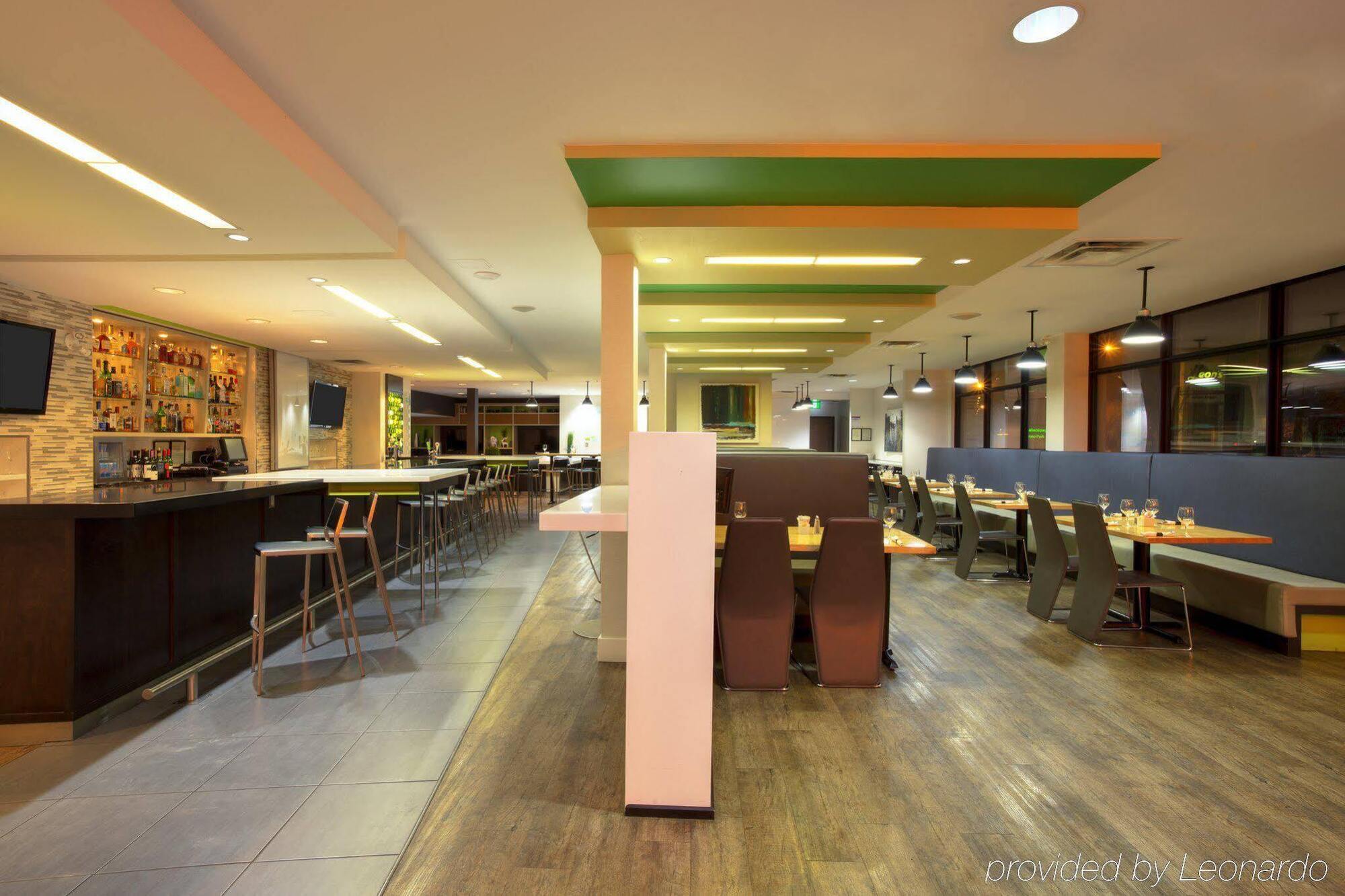 Holiday Inn Express Winnipeg Airport - Polo Park By Ihg Esterno foto